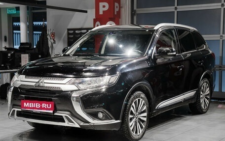 Mitsubishi Outlander III рестайлинг 3, 2019 год, 2 125 000 рублей, 1 фотография