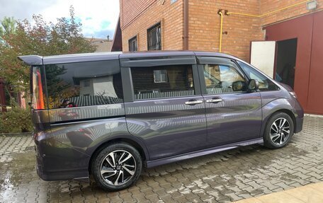 Honda Stepwgn IV, 2016 год, 2 200 000 рублей, 2 фотография