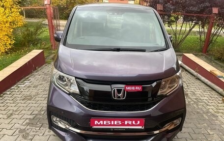 Honda Stepwgn IV, 2016 год, 2 200 000 рублей, 8 фотография