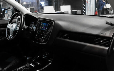 Mitsubishi Outlander III рестайлинг 3, 2019 год, 2 125 000 рублей, 7 фотография