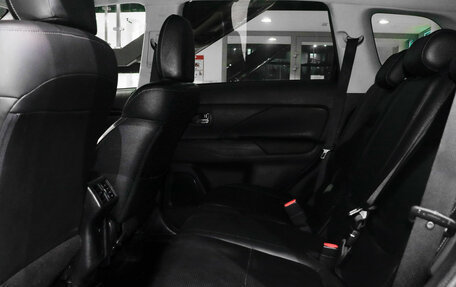 Mitsubishi Outlander III рестайлинг 3, 2019 год, 2 125 000 рублей, 8 фотография