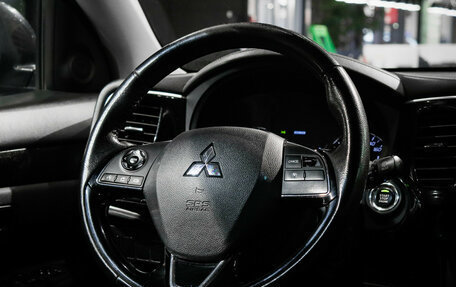 Mitsubishi Outlander III рестайлинг 3, 2019 год, 2 125 000 рублей, 17 фотография