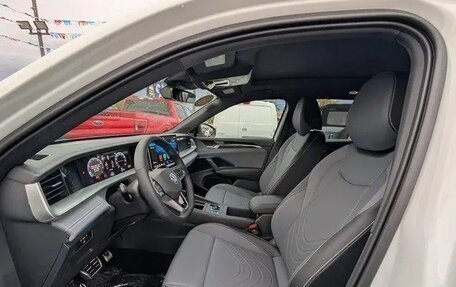 Volkswagen Tiguan, 2025 год, 4 799 000 рублей, 11 фотография