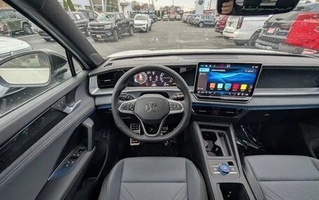 Volkswagen Tiguan, 2025 год, 4 799 000 рублей, 13 фотография