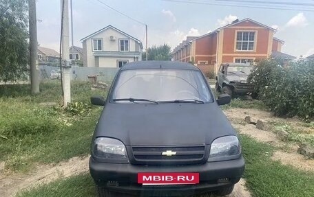 Chevrolet Niva I рестайлинг, 2004 год, 245 000 рублей, 2 фотография