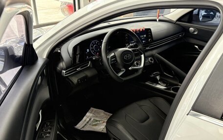 Hyundai Elantra, 2022 год, 1 570 000 рублей, 8 фотография