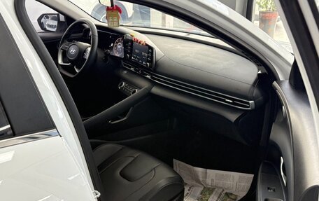 Hyundai Elantra, 2022 год, 1 570 000 рублей, 10 фотография