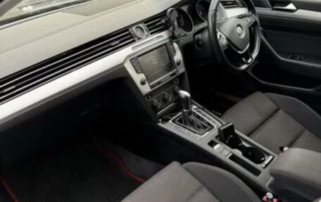 Volkswagen Passat B8 рестайлинг, 2015 год, 1 650 000 рублей, 10 фотография