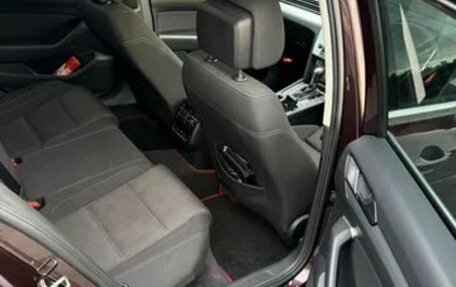 Volkswagen Passat B8 рестайлинг, 2015 год, 1 650 000 рублей, 9 фотография