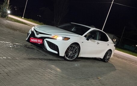 Toyota Camry, 2022 год, 2 200 000 рублей, 7 фотография