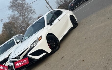 Toyota Camry, 2022 год, 2 200 000 рублей, 8 фотография