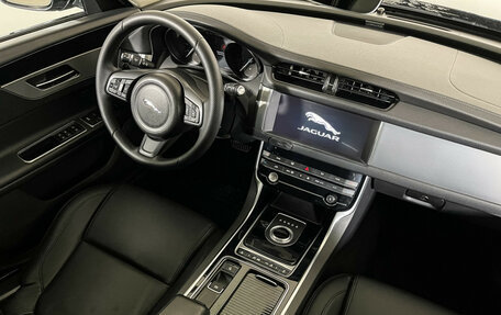 Jaguar XF II, 2018 год, 2 477 000 рублей, 9 фотография