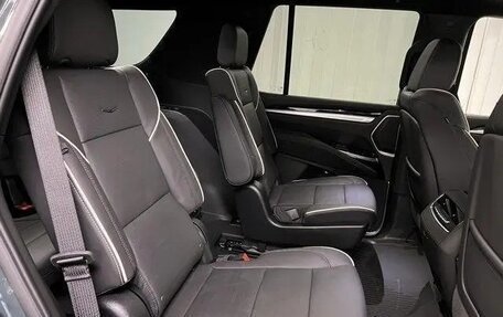 Cadillac Escalade V, 2025 год, 15 381 000 рублей, 18 фотография