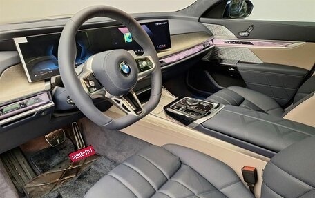 BMW 7 серия, 2025 год, 24 670 000 рублей, 2 фотография