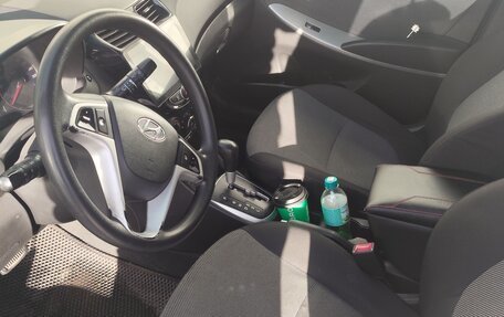 Hyundai Solaris II рестайлинг, 2011 год, 700 000 рублей, 8 фотография