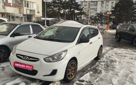 Hyundai Solaris II рестайлинг, 2011 год, 700 000 рублей, 2 фотография