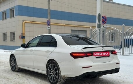 Mercedes-Benz E-Класс, 2021 год, 3 950 000 рублей, 4 фотография