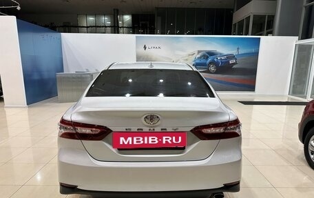 Toyota Camry, 2019 год, 2 850 000 рублей, 6 фотография