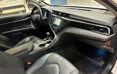 Toyota Camry, 2019 год, 2 850 000 рублей, 15 фотография