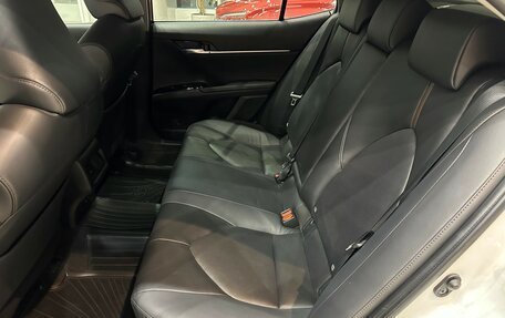 Toyota Camry, 2019 год, 2 850 000 рублей, 17 фотография