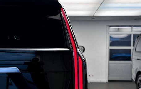 Cadillac Escalade V, 2025 год, 22 900 000 рублей, 9 фотография