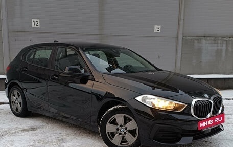 BMW 1 серия, 2020 год, 2 369 000 рублей, 3 фотография