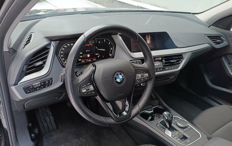 BMW 1 серия, 2020 год, 2 369 000 рублей, 9 фотография