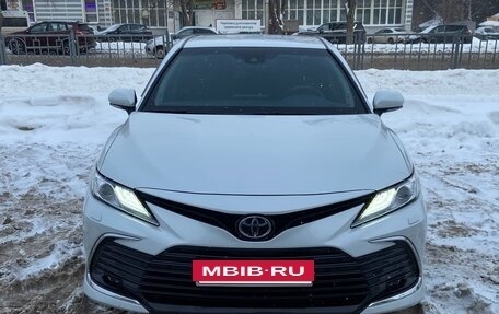 Toyota Camry, 2021 год, 3 400 000 рублей, 2 фотография