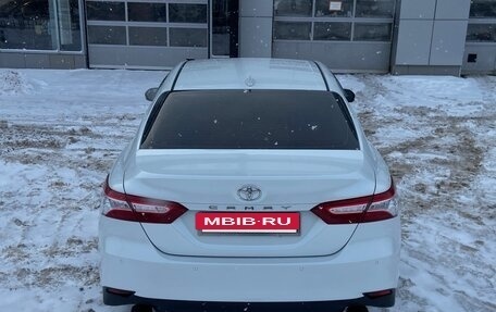 Toyota Camry, 2021 год, 3 400 000 рублей, 6 фотография