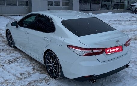 Toyota Camry, 2021 год, 3 400 000 рублей, 7 фотография