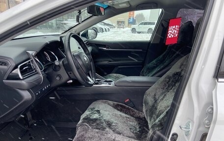 Toyota Camry, 2021 год, 3 400 000 рублей, 10 фотография