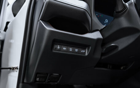 Toyota RAV4, 2025 год, 4 420 000 рублей, 13 фотография