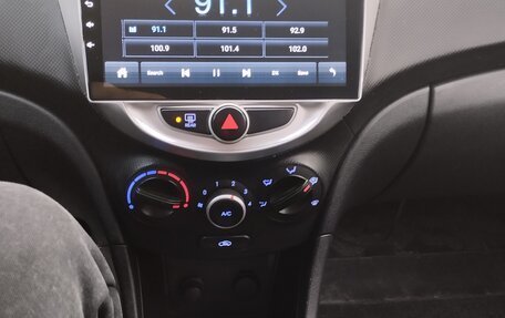 Hyundai Solaris II рестайлинг, 2012 год, 535 000 рублей, 14 фотография