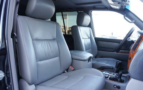 Toyota Land Cruiser 100 рестайлинг 2, 2006 год, 2 370 000 рублей, 12 фотография