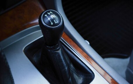 Toyota Land Cruiser 100 рестайлинг 2, 2006 год, 2 370 000 рублей, 18 фотография