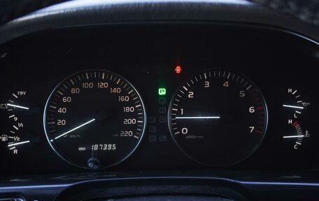 Toyota Land Cruiser 100 рестайлинг 2, 2006 год, 2 370 000 рублей, 27 фотография