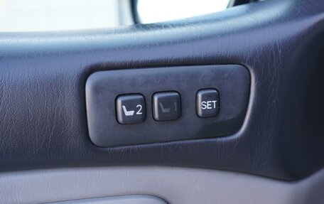 Toyota Land Cruiser 100 рестайлинг 2, 2006 год, 2 370 000 рублей, 31 фотография