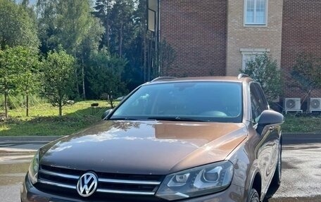Volkswagen Touareg III, 2011 год, 1 550 000 рублей, 1 фотография