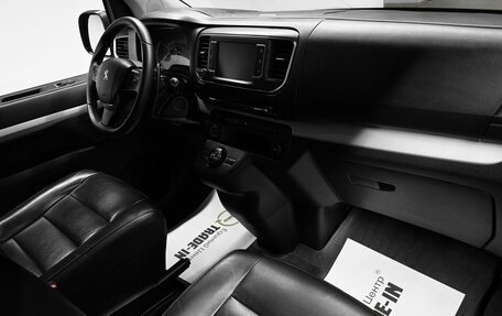 Peugeot Traveller I, 2018 год, 2 245 000 рублей, 16 фотография