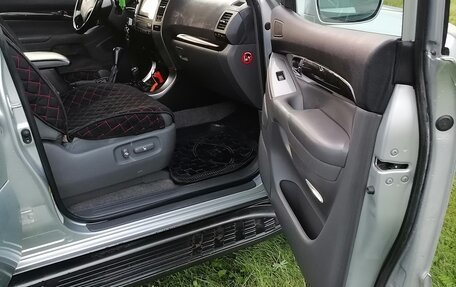 Toyota Land Cruiser Prado 120 рестайлинг, 2007 год, 2 300 000 рублей, 5 фотография