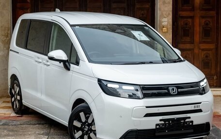 Honda Freed, 2025 год, 2 370 000 рублей, 1 фотография
