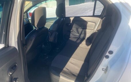 Renault Logan II, 2018 год, 625 000 рублей, 6 фотография