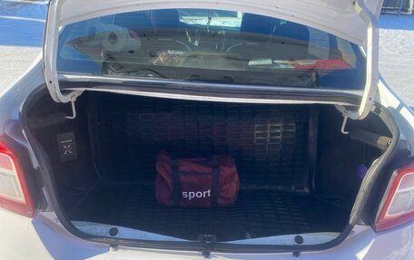 Renault Logan II, 2018 год, 625 000 рублей, 5 фотография