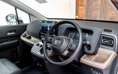 Honda Freed, 2025 год, 2 370 000 рублей, 6 фотография