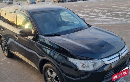 Mitsubishi Outlander III рестайлинг 3, 2014 год, 1 250 000 рублей, 5 фотография