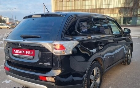 Mitsubishi Outlander III рестайлинг 3, 2014 год, 1 250 000 рублей, 7 фотография