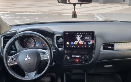 Mitsubishi Outlander III рестайлинг 3, 2014 год, 1 250 000 рублей, 28 фотография