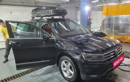 Volkswagen Tiguan II, 2017 год, 3 100 000 рублей, 2 фотография