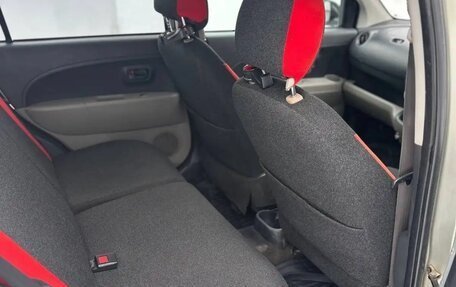 Toyota Passo III, 2004 год, 360 000 рублей, 13 фотография