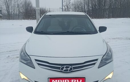 Hyundai Solaris II рестайлинг, 2015 год, 850 000 рублей, 1 фотография